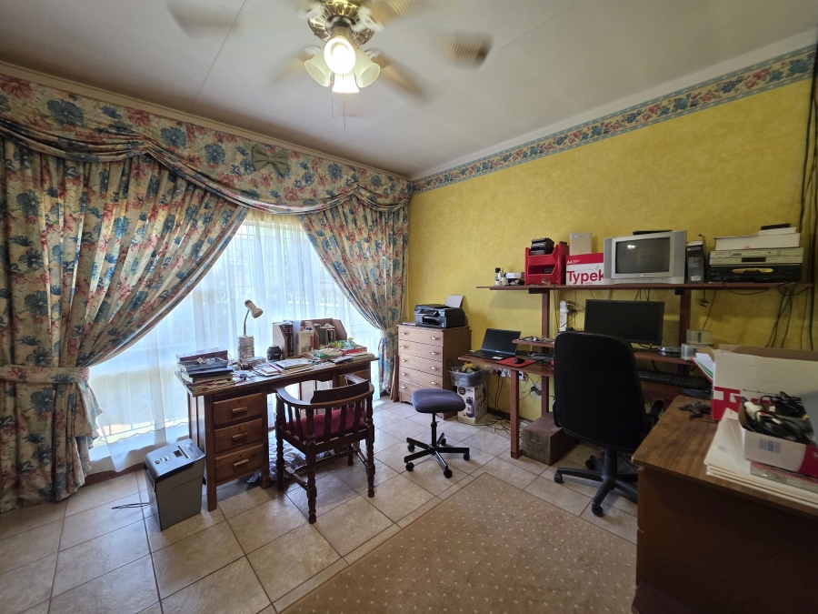 5 Bedroom Property for Sale in Riebeeckstad Free State